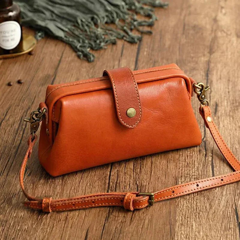 Ivy - Mini kožená crossbody kabelka