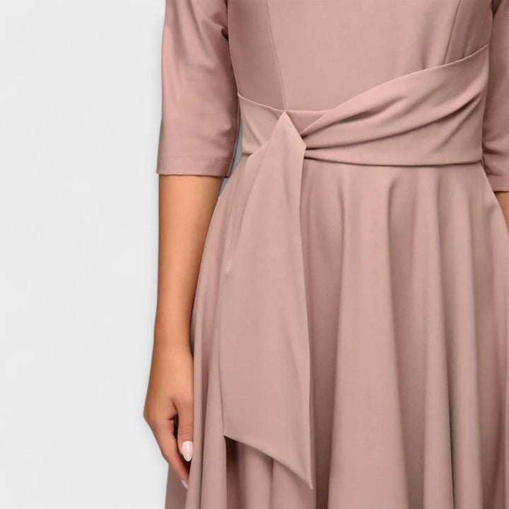 Milena | Elegantní šaty typu swing s páskem