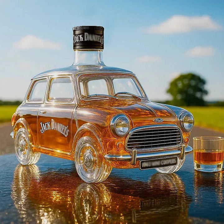 Retro láhev na whiskey ve tvaru auta Cooper