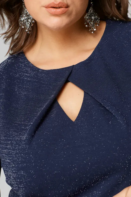 Dámské šaty v jednobarevném provedení s kulatým výstřihem