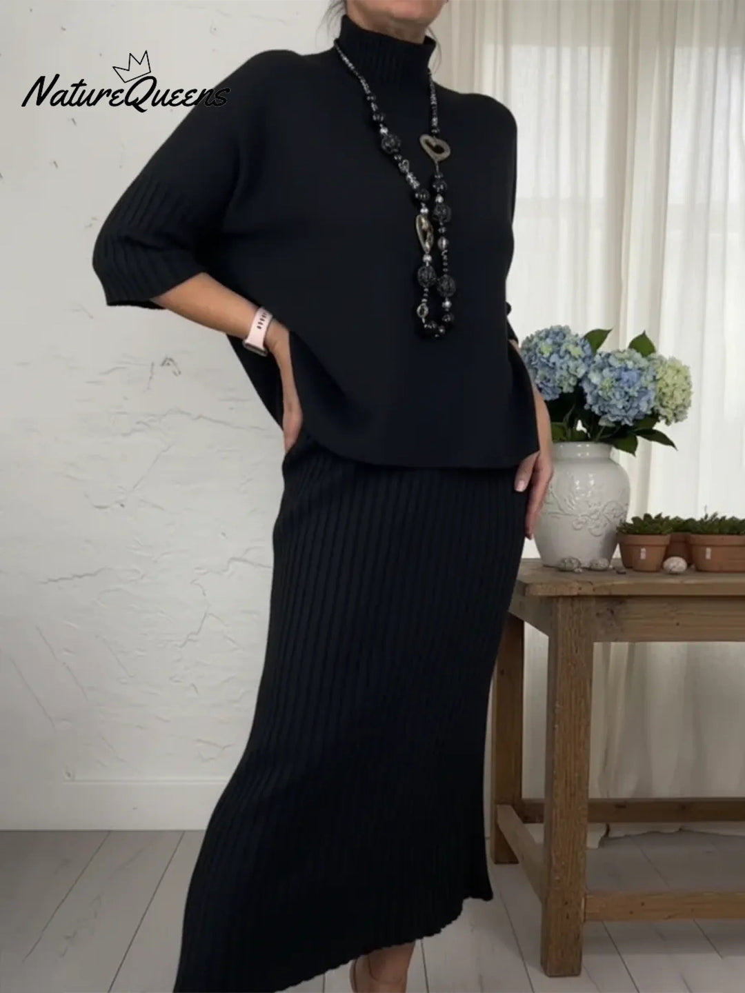 Elegantní dvoudílná souprava: pletený svetr a sukně s rolákem