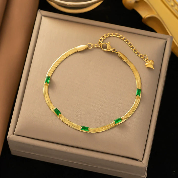 Minimalistický náramek s elegantním přívěskem