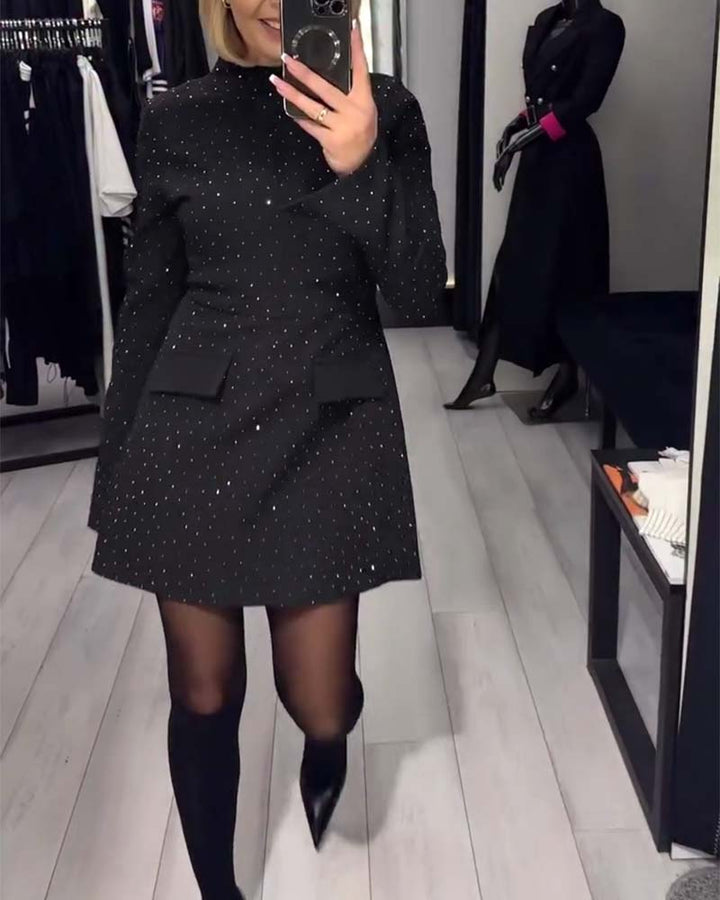 Elegantní, třpytivé dámské šaty