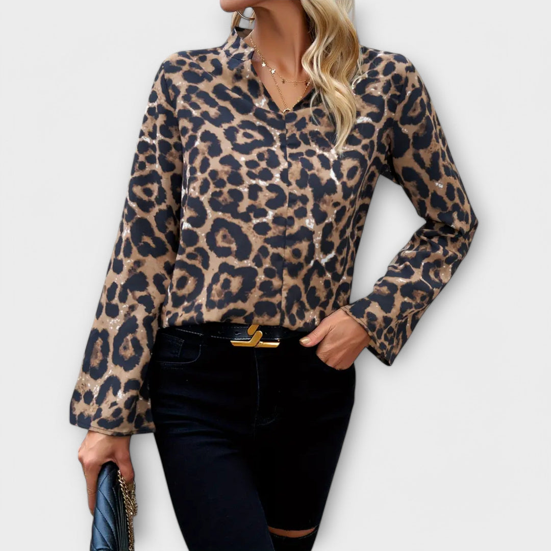 Blůza s leopardím potiskem a výstřihem do V 